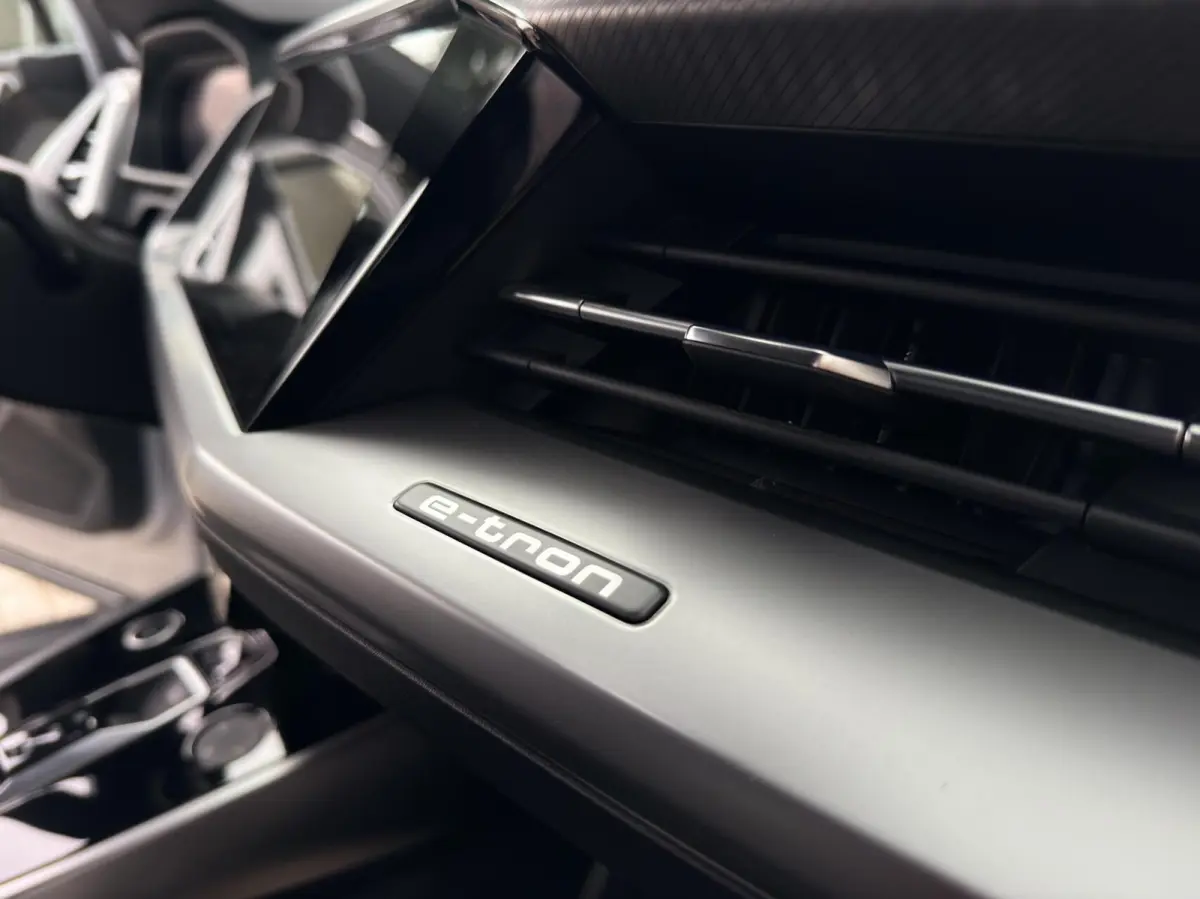 40 Advanced edition 77 kWh 1e eig|Dealer OH|ACC