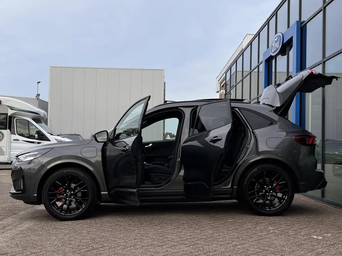 2.5 PHEV ST-Line X 243PK Black Pack €9.500,- Voorraadvoordeel! Elek. Trekhaak Panodak AGR Stoelen Adaptieve Cruise 2100KG Trekgewicht Winterpack Camera Blind-Spot Navi Climate B&O *Complee
