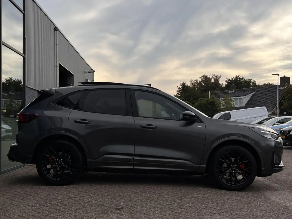 2.5 PHEV ST-Line X 243PK Black Pack €9.500,- Voorraadvoordeel! Elek. Trekhaak Panodak AGR Stoelen Adaptieve Cruise 2100KG Trekgewicht Winterpack Camera Blind-Spot Navi Climate B&O *Complee