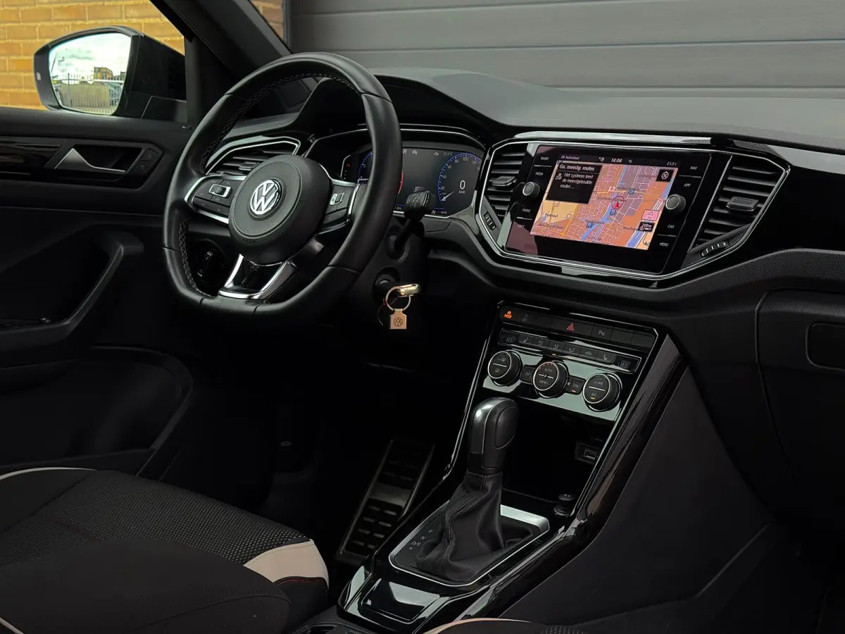 1.5 TSI Sport Business R / PANO / CARPLAY / MODE SPORT / ACC / GARANTIE / LED / DODEHOEK /CAMERA / LUXE LEDER /