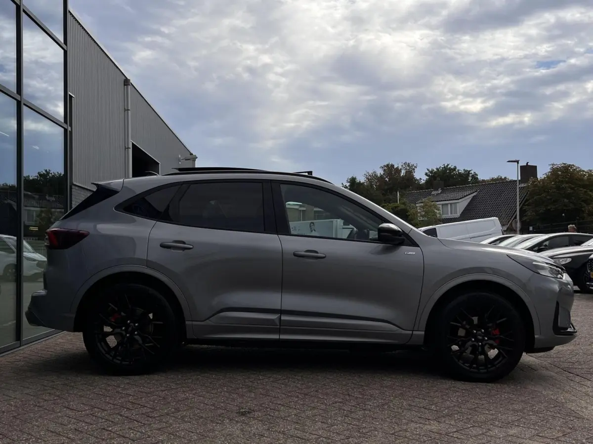 2.5 PHEV ST-Line X 243PK Black Pack €9.500,- Voorraadvoordeel! Elek. Trekhaak Panodak AGR Stoelen Adaptieve Cruise 2100KG Trekgewicht Winterpack Camera Blind-Spot Navi Climate B&O *Complee