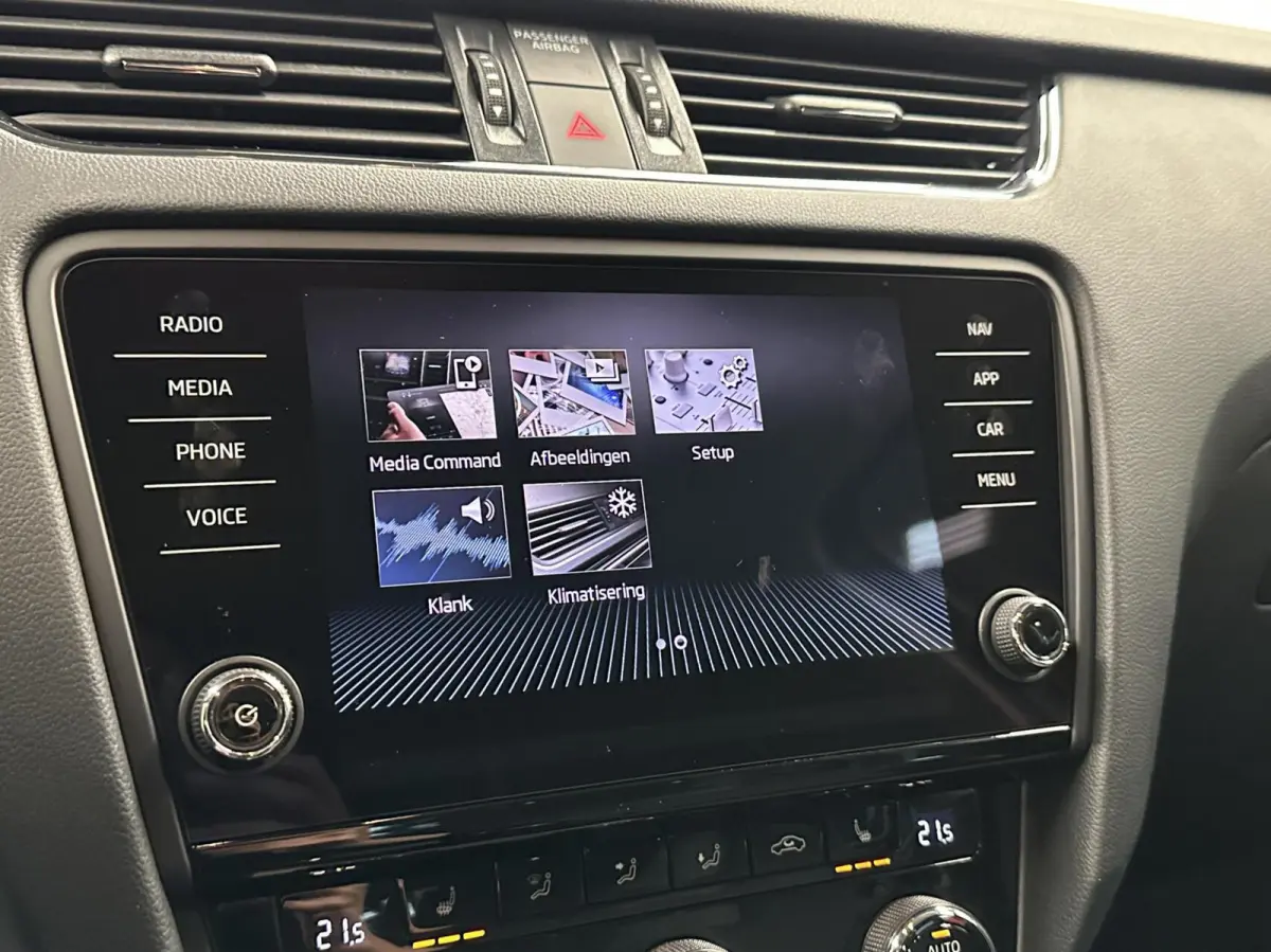 1.0 TSI Greentech Ambition Business NAVI ECC CARPLAY CRUISE STOELVERWARMING.