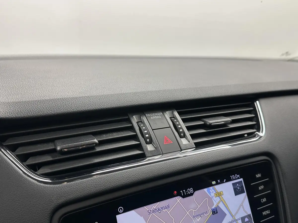 1.0 TSI Greentech Ambition Business NAVI ECC CARPLAY CRUISE STOELVERWARMING.