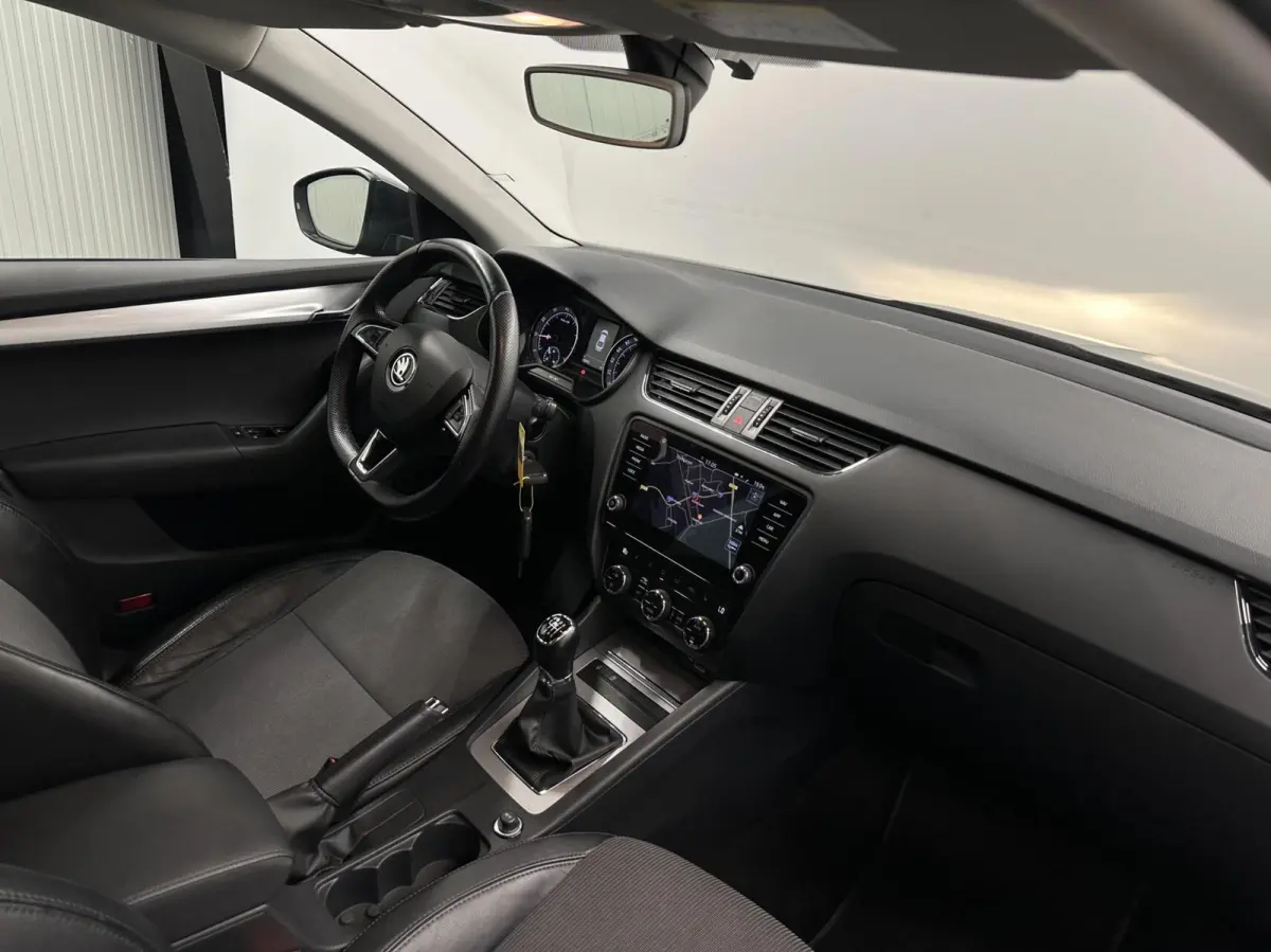 1.0 TSI Greentech Ambition Business NAVI ECC CARPLAY CRUISE STOELVERWARMING.