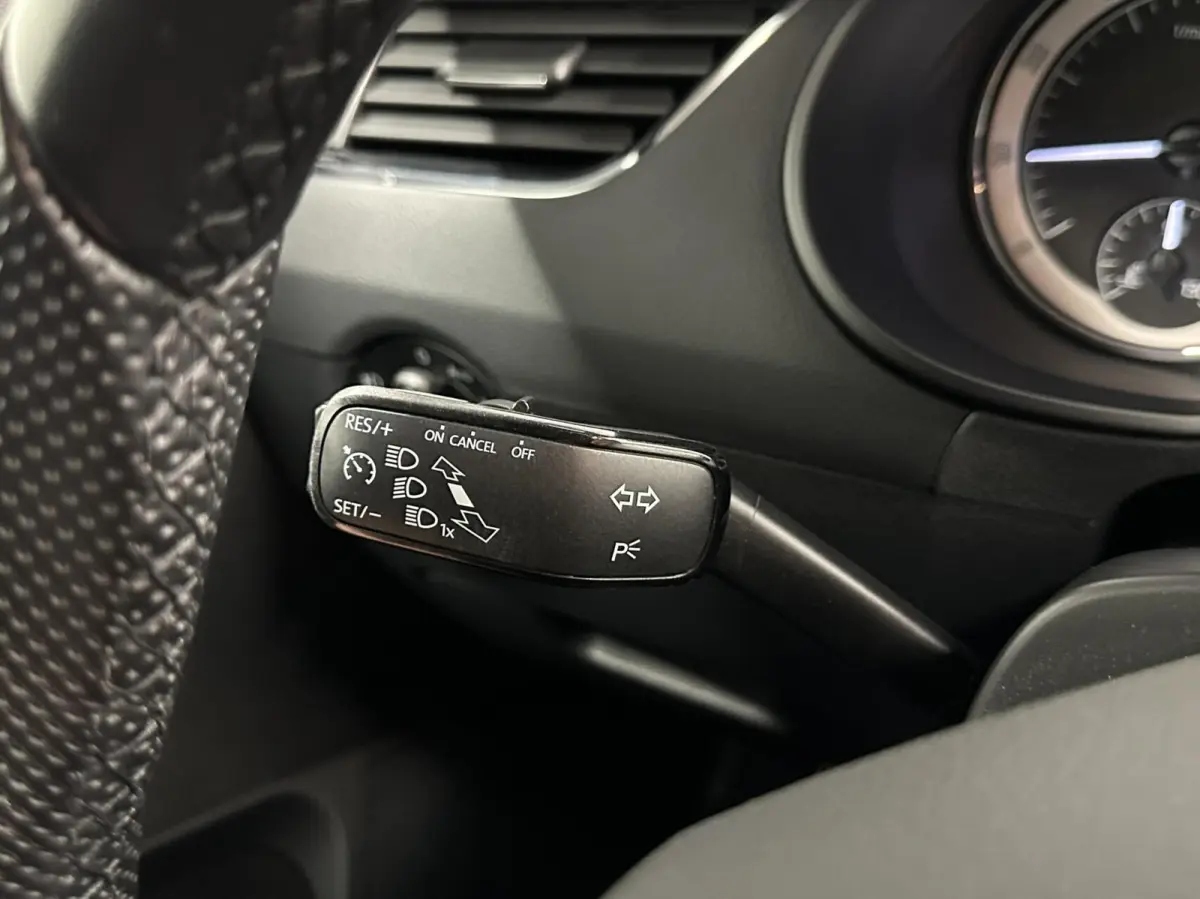 1.0 TSI Greentech Ambition Business NAVI ECC CARPLAY CRUISE STOELVERWARMING.