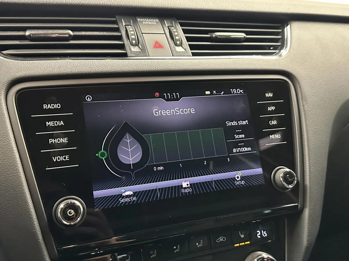 1.0 TSI Greentech Ambition Business NAVI ECC CARPLAY CRUISE STOELVERWARMING.