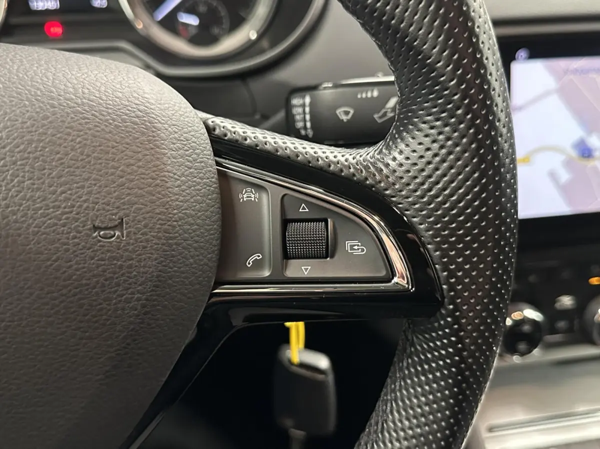 1.0 TSI Greentech Ambition Business NAVI ECC CARPLAY CRUISE STOELVERWARMING.