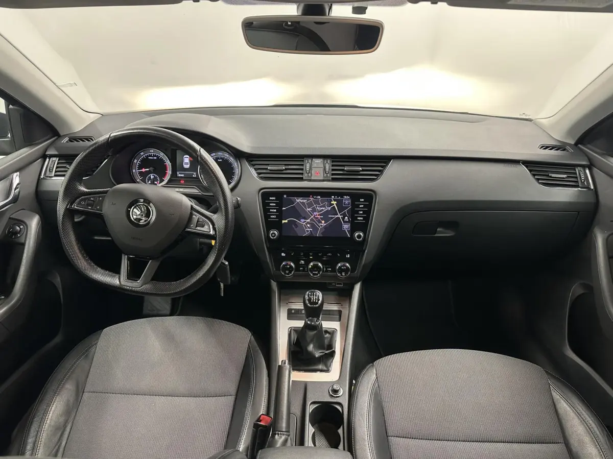 1.0 TSI Greentech Ambition Business NAVI ECC CARPLAY CRUISE STOELVERWARMING.