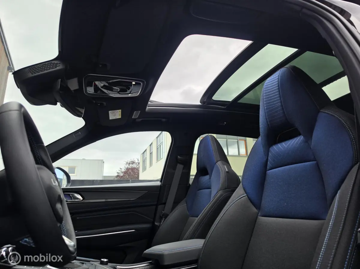 1.5 PHEV BLACK EDITION PANO 360CAM ZWARTE HEMEL