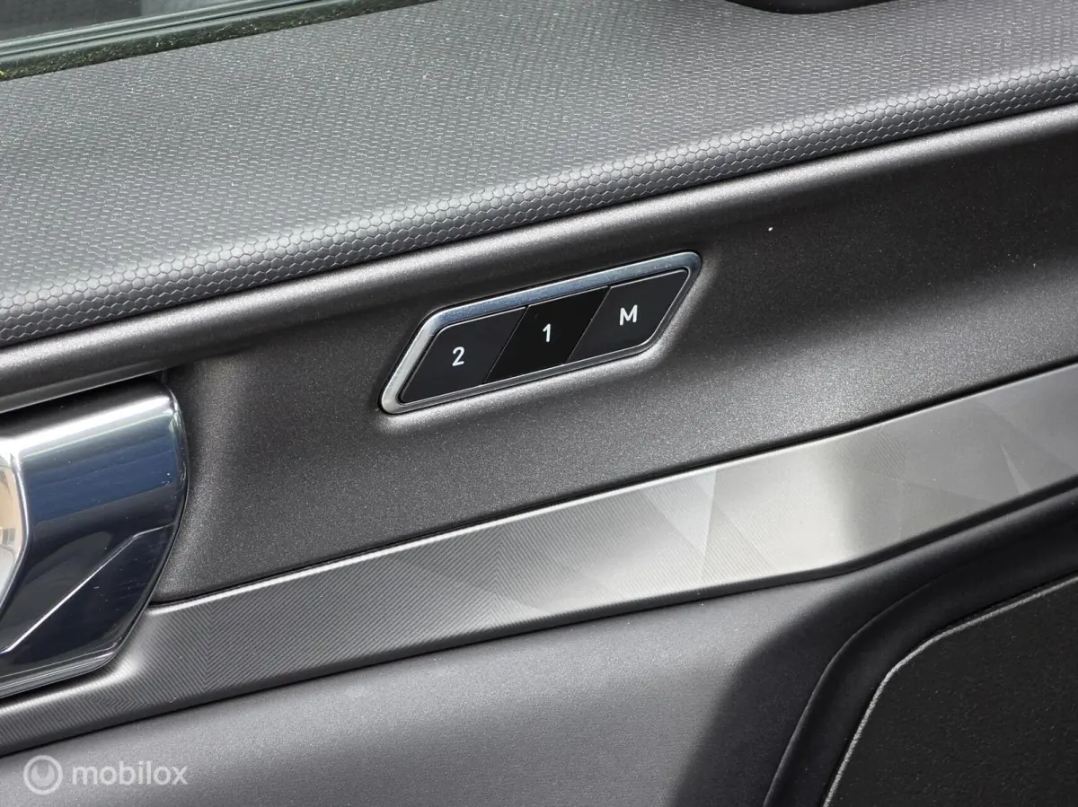 1.5 PHEV BLACK EDITION PANO 360CAM ZWARTE HEMEL