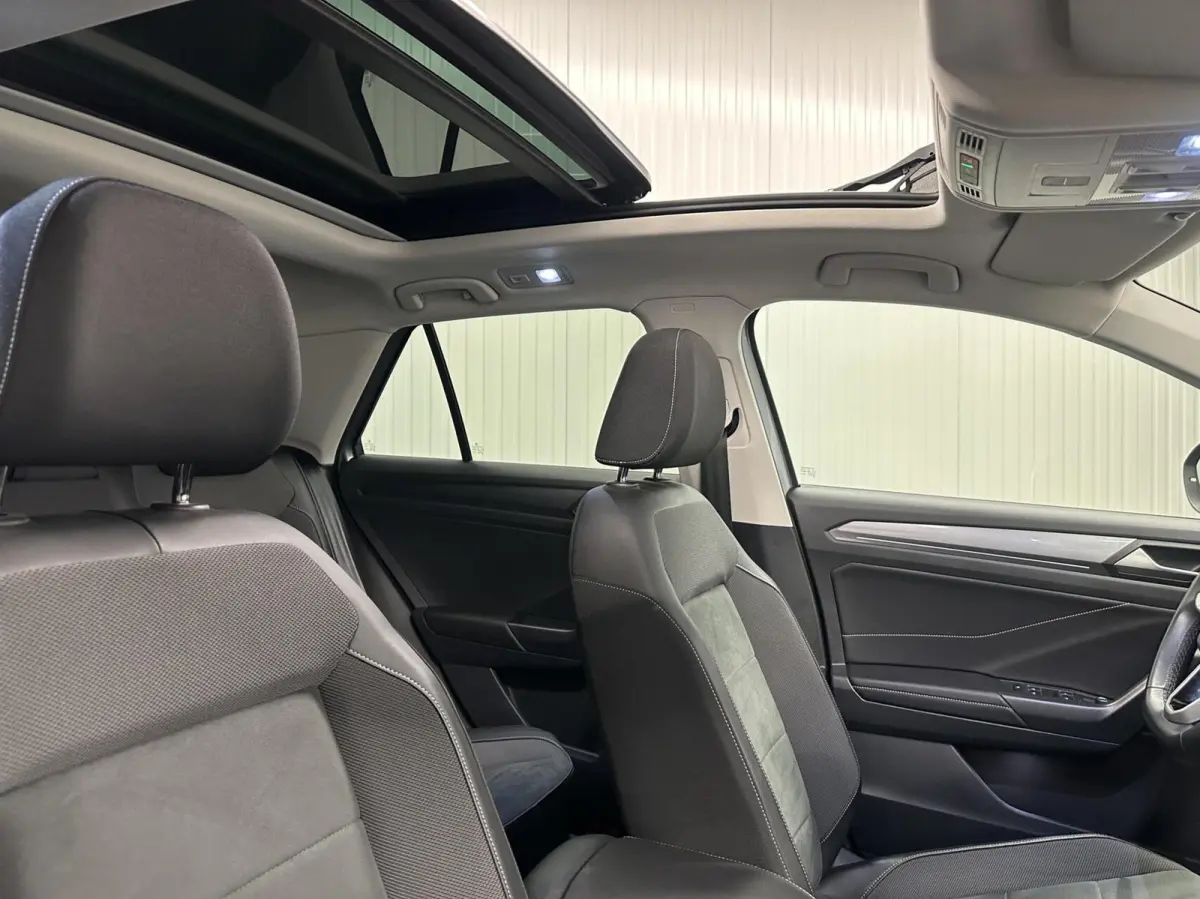 1.5 TSI Style Business+ PANO CARPLAY ADAPTIEF CRUISE 35000 KM.