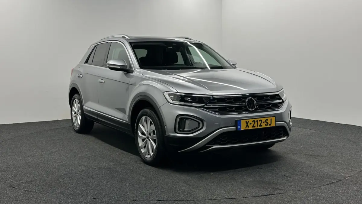 1.5 TSI R-Line Business+ PANO CARPLAY ADAPTIEF CRUISE 35000 KM.