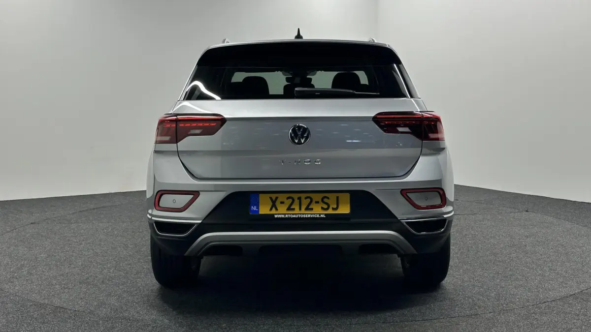 1.5 TSI R-Line Business+ PANO CARPLAY ADAPTIEF CRUISE 35000 KM.