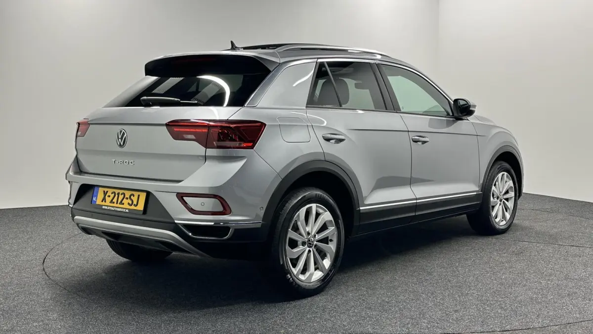 1.5 TSI R-Line Business+ PANO CARPLAY ADAPTIEF CRUISE 35000 KM.