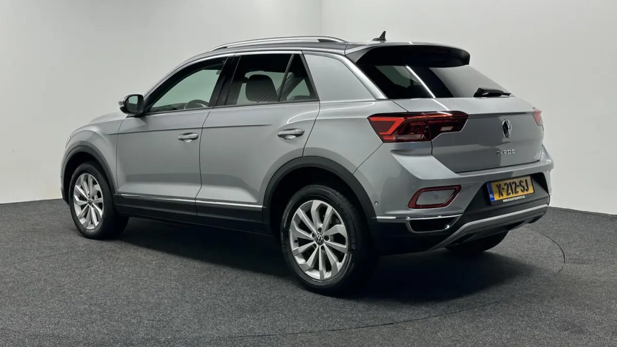 1.5 TSI R-Line Business+ PANO CARPLAY ADAPTIEF CRUISE 35000 KM.