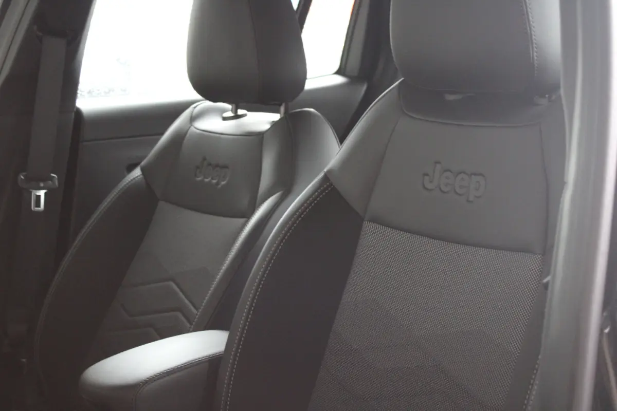 1.2 Altitude | Elektrische achterklep | JBL Audio | Stoelverwarming | Adaptieve cruise control |