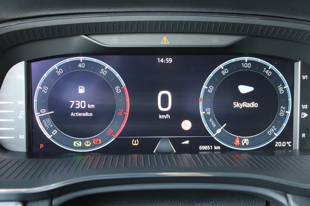 1.0 e-TSI Business Edition Plus | Trekhaak wegklapbaar | Dode-hoekdetectie | Elektrische achterklep | ACC |