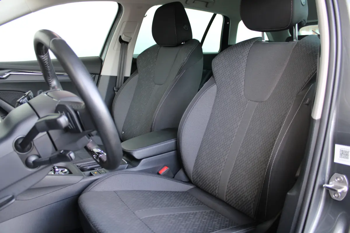 1.0 e-TSI Business Edition Plus | Trekhaak wegklapbaar | Dode-hoekdetectie | Elektrische achterklep | ACC |