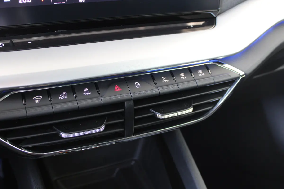 1.0 e-TSI Business Edition Plus | Trekhaak wegklapbaar | Dode-hoekdetectie | Elektrische achterklep | ACC |