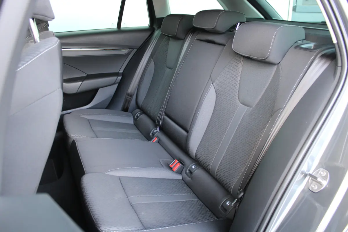 1.0 e-TSI Business Edition Plus | Trekhaak wegklapbaar | Dode-hoekdetectie | Elektrische achterklep | ACC |