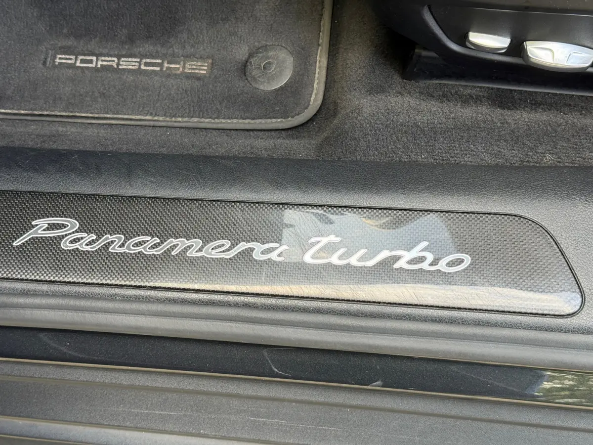 Turbo 4.0 V8 550 PK | Origineel NL | NAP | Zeer rijk uitgerust l Volledige Historie l 230k NP l