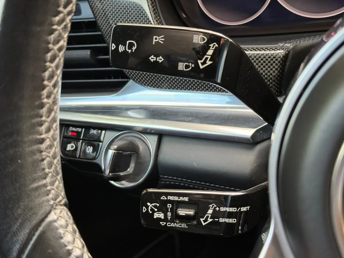 Turbo 4.0 V8 550 PK | Origineel NL | NAP | Zeer rijk uitgerust l Volledige Historie l 230k NP l