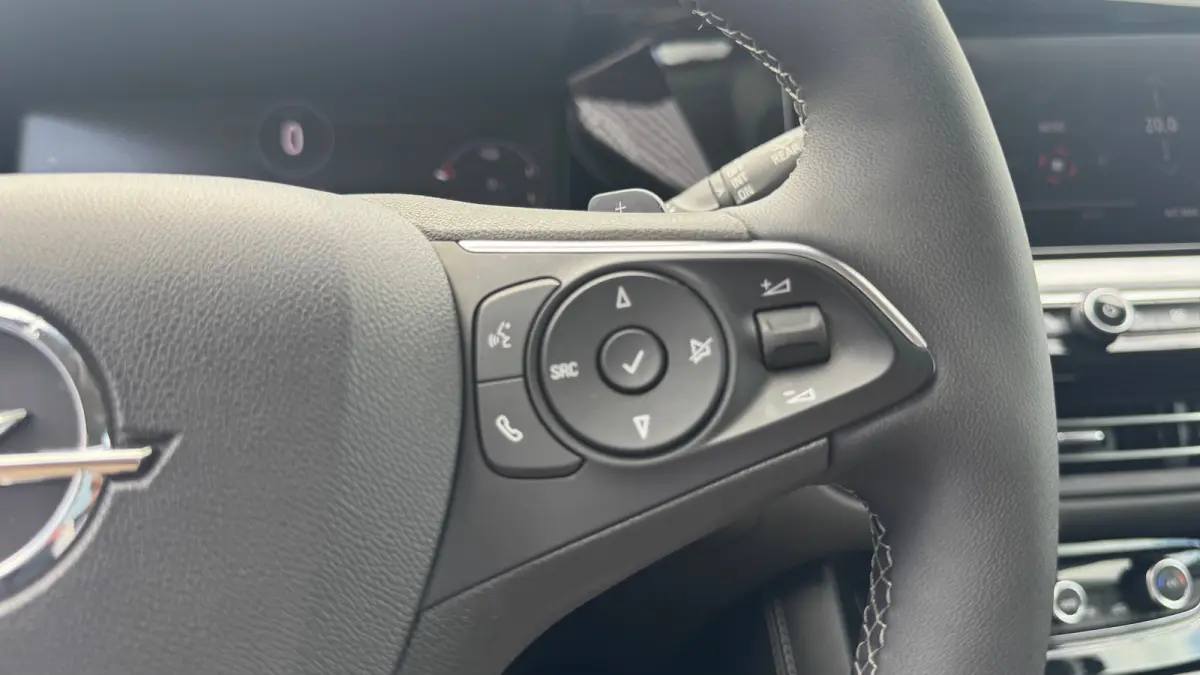 1.6 TURBO HYBRID 225PK GS AUTOMAAT / NAVI / LEDER / CLIMA / LED / PDC / AGR / 18" LMV / BLUETOOTH / ADAPT. CRUISECONTROL !!