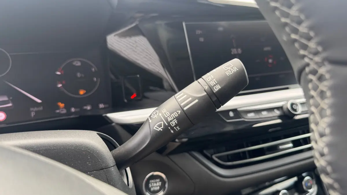 1.6 TURBO HYBRID 225PK GS AUTOMAAT / NAVI / LEDER / CLIMA / LED / PDC / AGR / 18" LMV / BLUETOOTH / ADAPT. CRUISECONTROL !!
