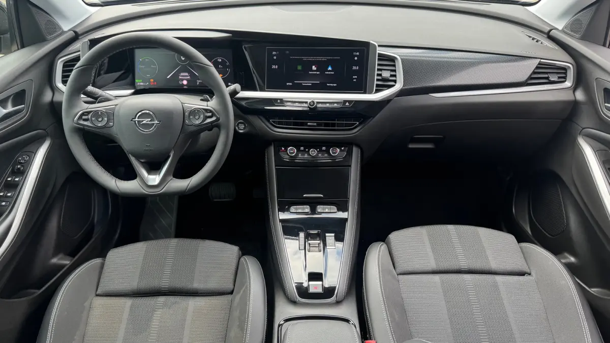 1.6 TURBO HYBRID 225PK GS AUTOMAAT / NAVI / LEDER / CLIMA / LED / PDC / AGR / 18" LMV / BLUETOOTH / ADAPT. CRUISECONTROL !!