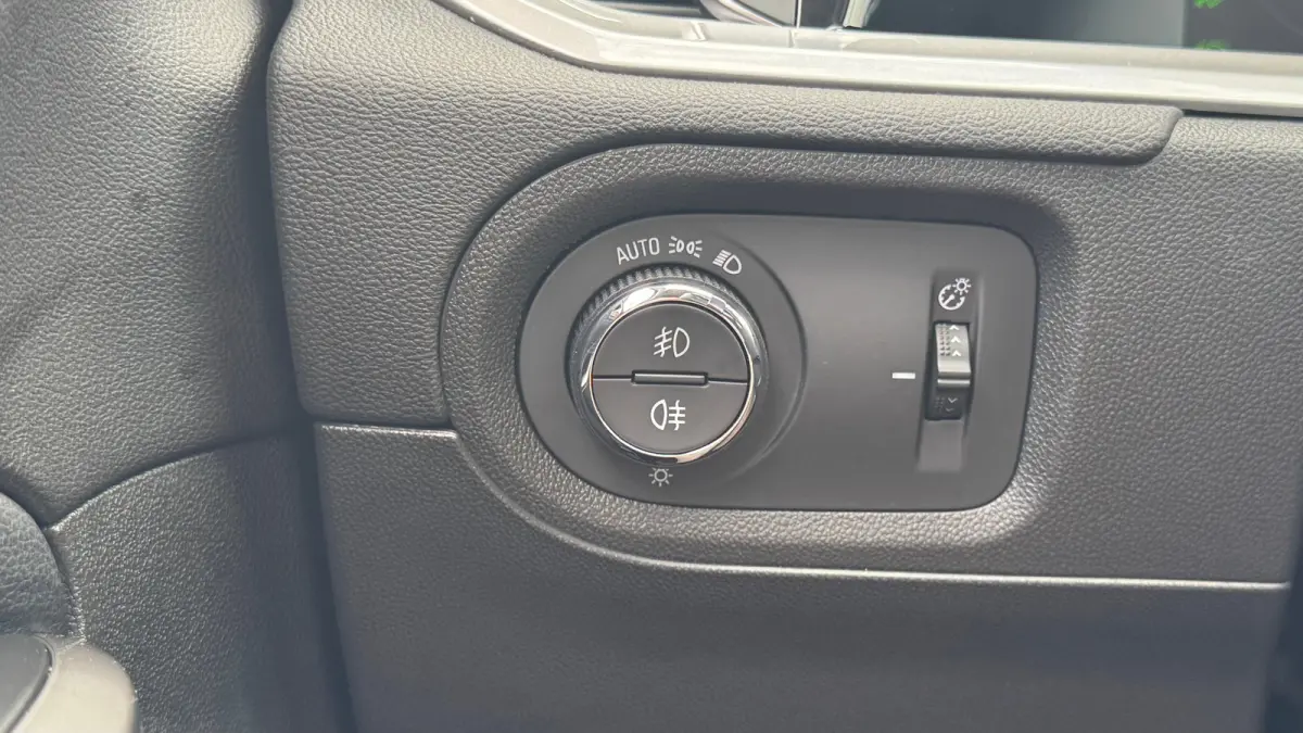 1.6 TURBO HYBRID 225PK GS AUTOMAAT / NAVI / LEDER / CLIMA / LED / PDC / AGR / 18" LMV / BLUETOOTH / ADAPT. CRUISECONTROL !!