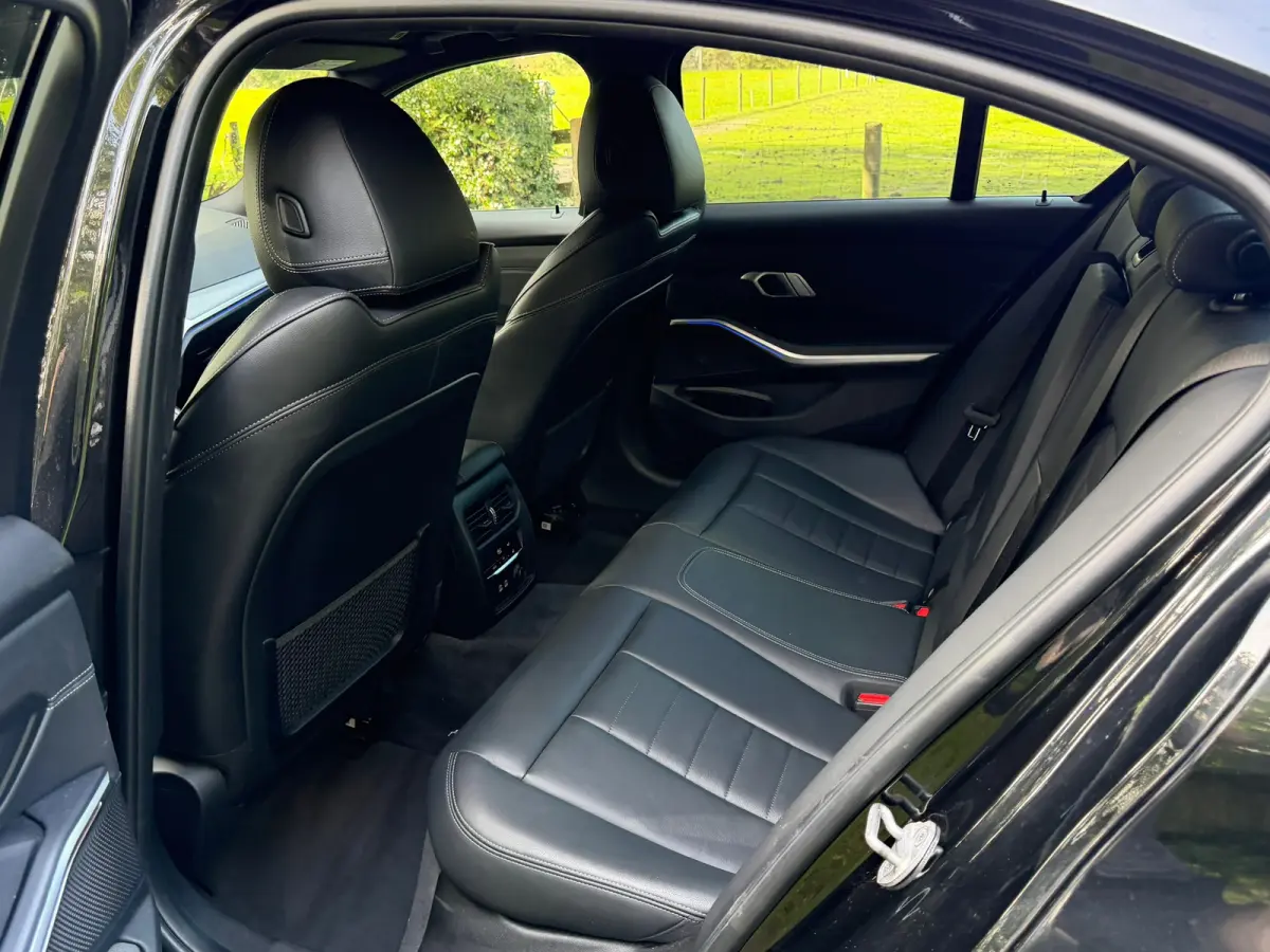 318i High Executive Edition | M-Pakket + Vol-Leder Nu € 22.975,-!!!