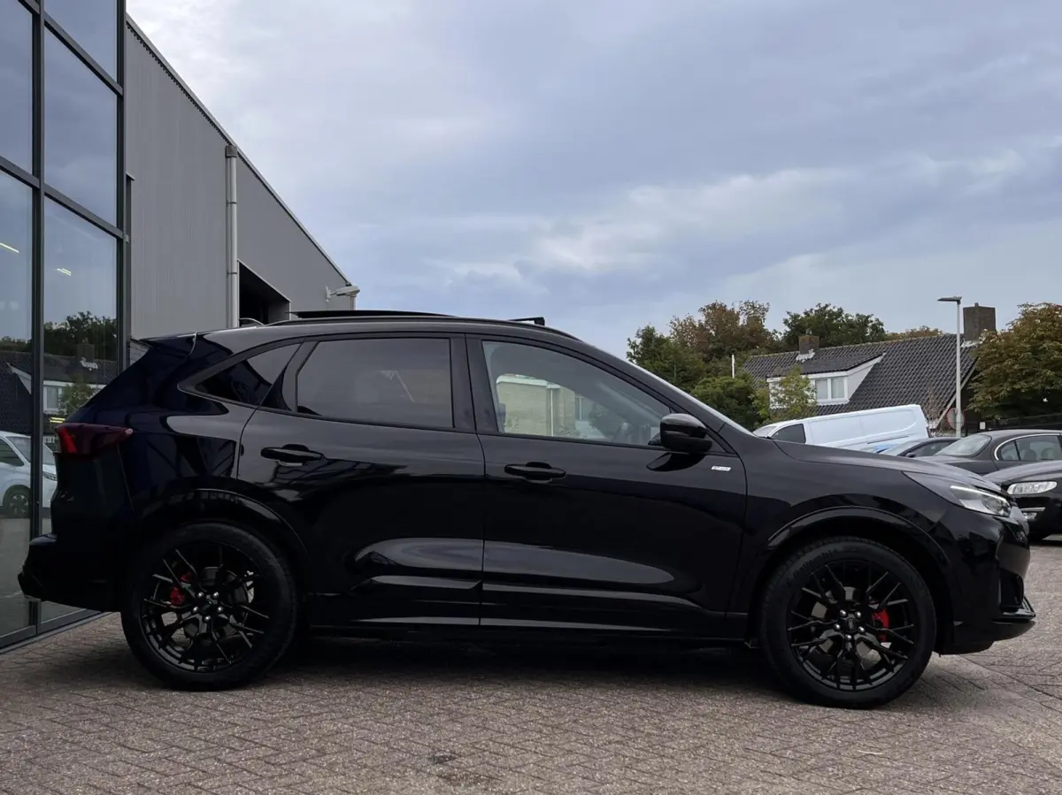 2.5 PHEV ST-Line X 243PK Black Pack €9.500,- Voorraadvoordeel! Elek. Trekhaak Panodak AGR Stoelen Adaptieve Cruise 2100KG Trekgewicht Winterpack Camera Blind-Spot Navi Climate B&O *Complee