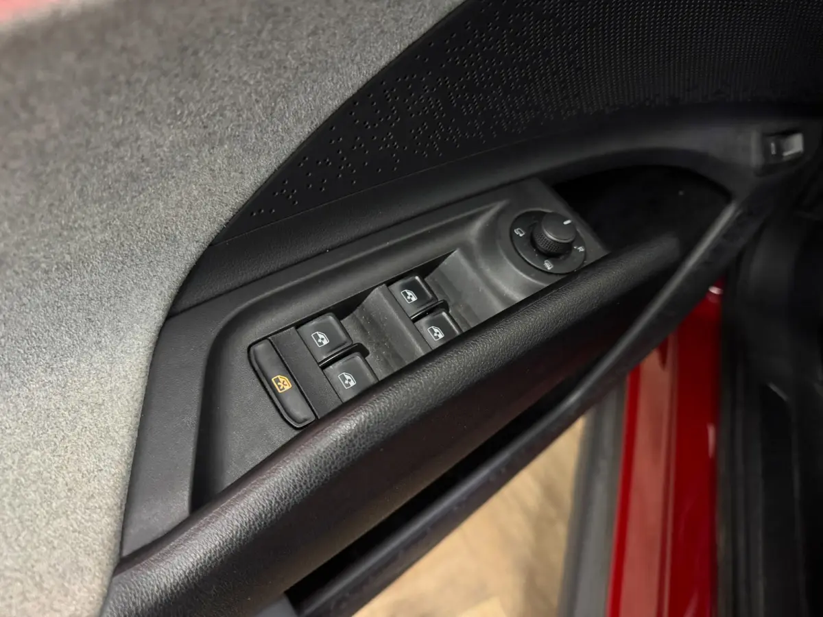 80 |APPLE CARPLAY|SFEER|INRUIL MOGELIJK|