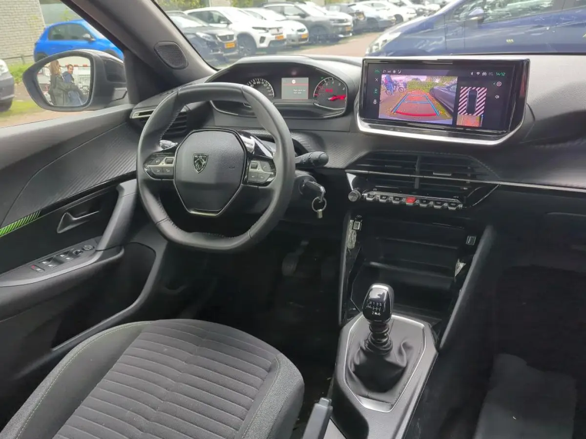 1.2 PureTech 100pk Active | Navigatie | Camera | Trekhaak | Nieuw model | Apple carplay | NL auto | 1e Eigenaar |