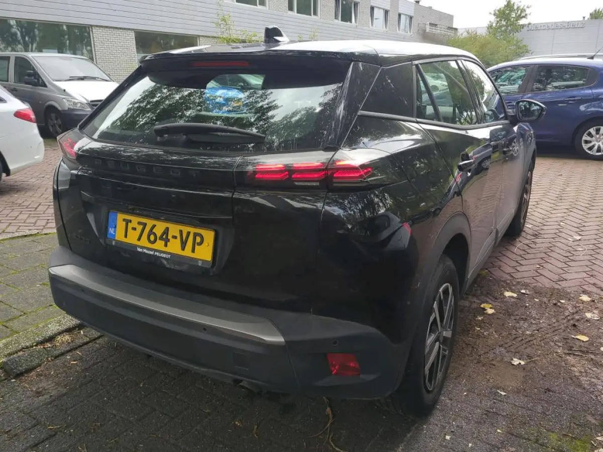 1.2 PureTech 100pk Active | Navigatie | Camera | Trekhaak | Nieuw model | Apple carplay | NL auto | 1e Eigenaar |