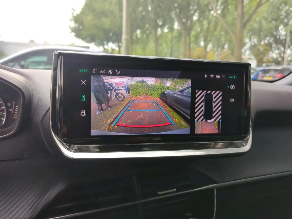 1.2 PureTech 100pk Active | Navigatie | Camera | Trekhaak | Nieuw model | Apple carplay | NL auto | 1e Eigenaar |