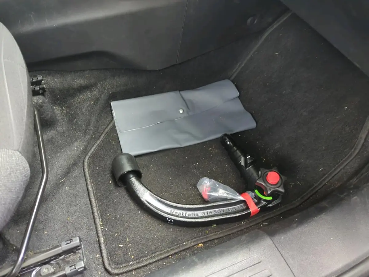 1.2 PureTech 100pk Active | Navigatie | Camera | Trekhaak | Nieuw model | Apple carplay | NL auto | 1e Eigenaar |
