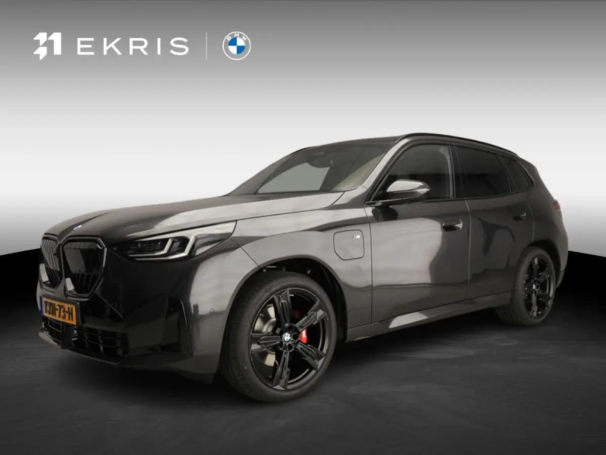 30e xDrive M-Sportpakket / Panoramadak / Trekhaak / LED / SOH 100% / Getint glas / Park assist / Alu wielen 21 inch