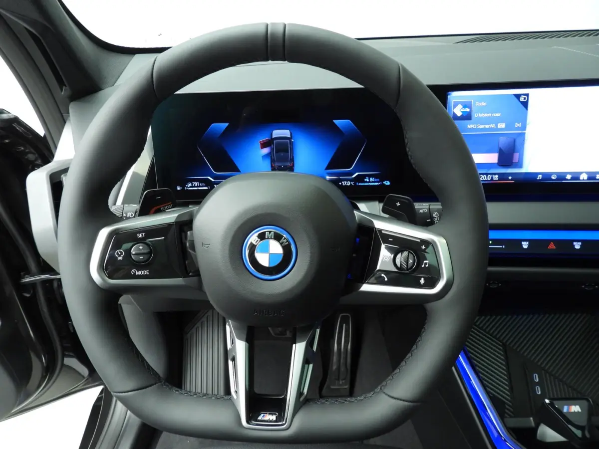 30e xDrive M-Sportpakket / Panoramadak / Trekhaak / LED / SOH 100% / Getint glas / Park assist / Alu wielen 21 inch