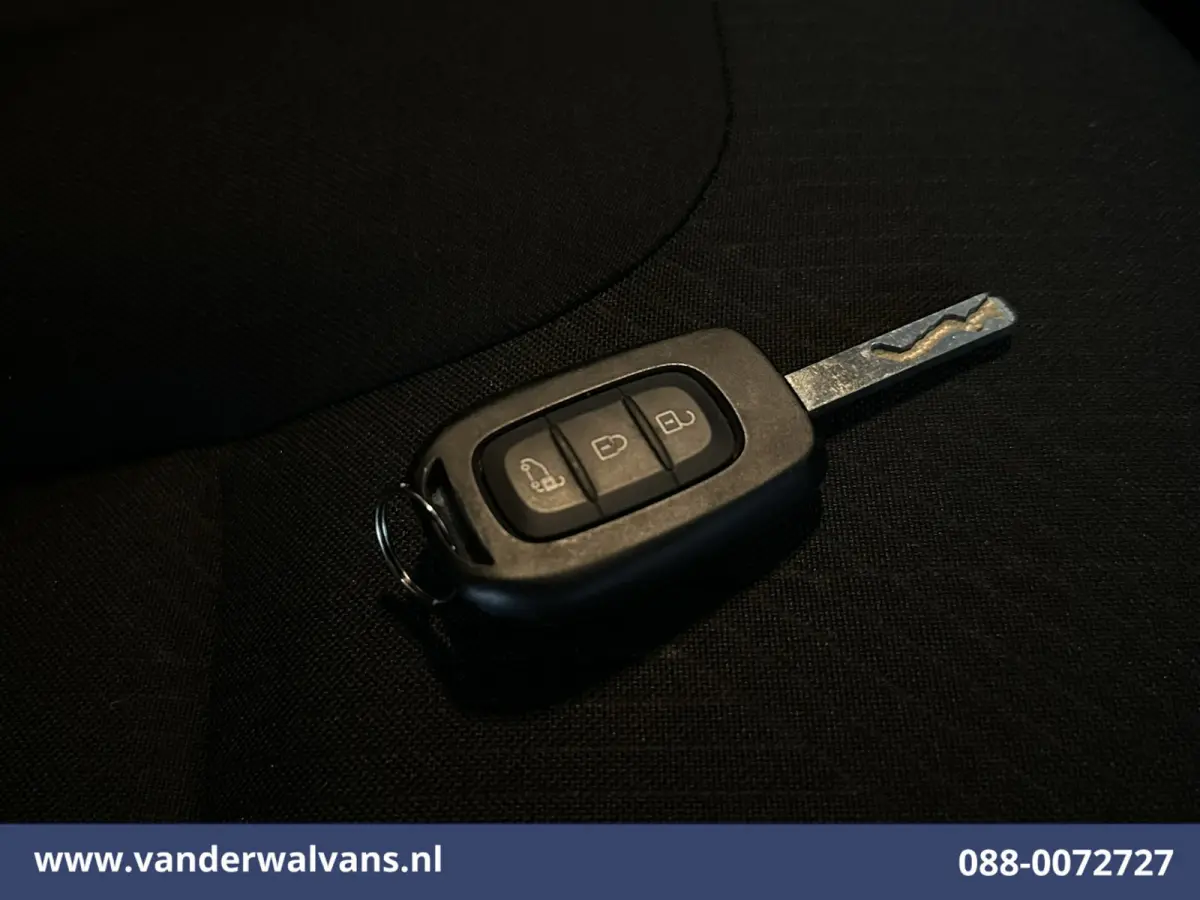 2.0 dCi 131pk L2H1 Euro6 Airco | Camera | LED | Navigatie | Apple Carplay | Cruisecontrol Android Auto, Parkeersensoren, Bijrijdersbank