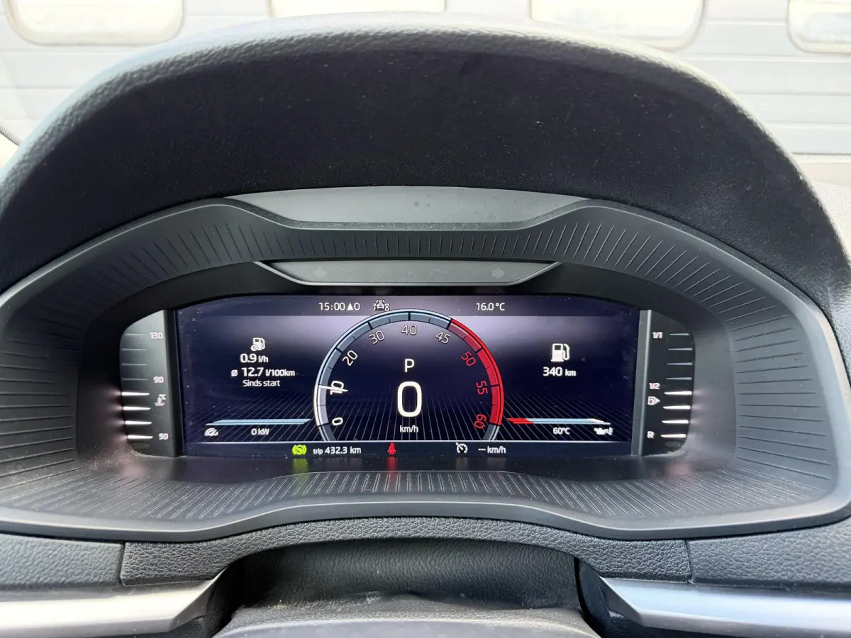 2.0 TDI DSG | Navigatie | Camera | DAB | Lichtmetalen Velgen | Trekhaak |