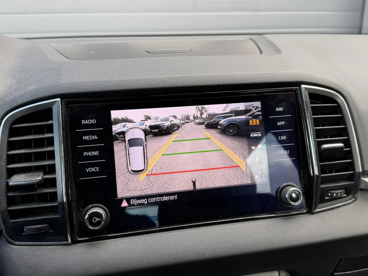 2.0 TDI DSG | Navigatie | Camera | DAB | Lichtmetalen Velgen | Trekhaak |
