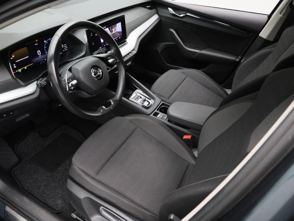 1.4 TSI iV PHEV Business Edition | Automaat | Virtual cockpit | Stoel verwarming | Navigatie | Apple CarPlay / Android Auto | Lichtmetalen velgen | Parkeersensoren | Keyless Start | Cruise c