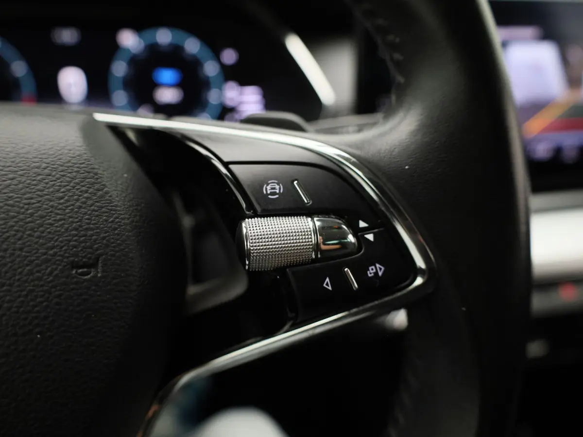 1.4 TSI iV PHEV Business Edition | Automaat | Virtual cockpit | Stoel verwarming | Navigatie | Apple CarPlay / Android Auto | Lichtmetalen velgen | Parkeersensoren | Keyless Start | Cruise c