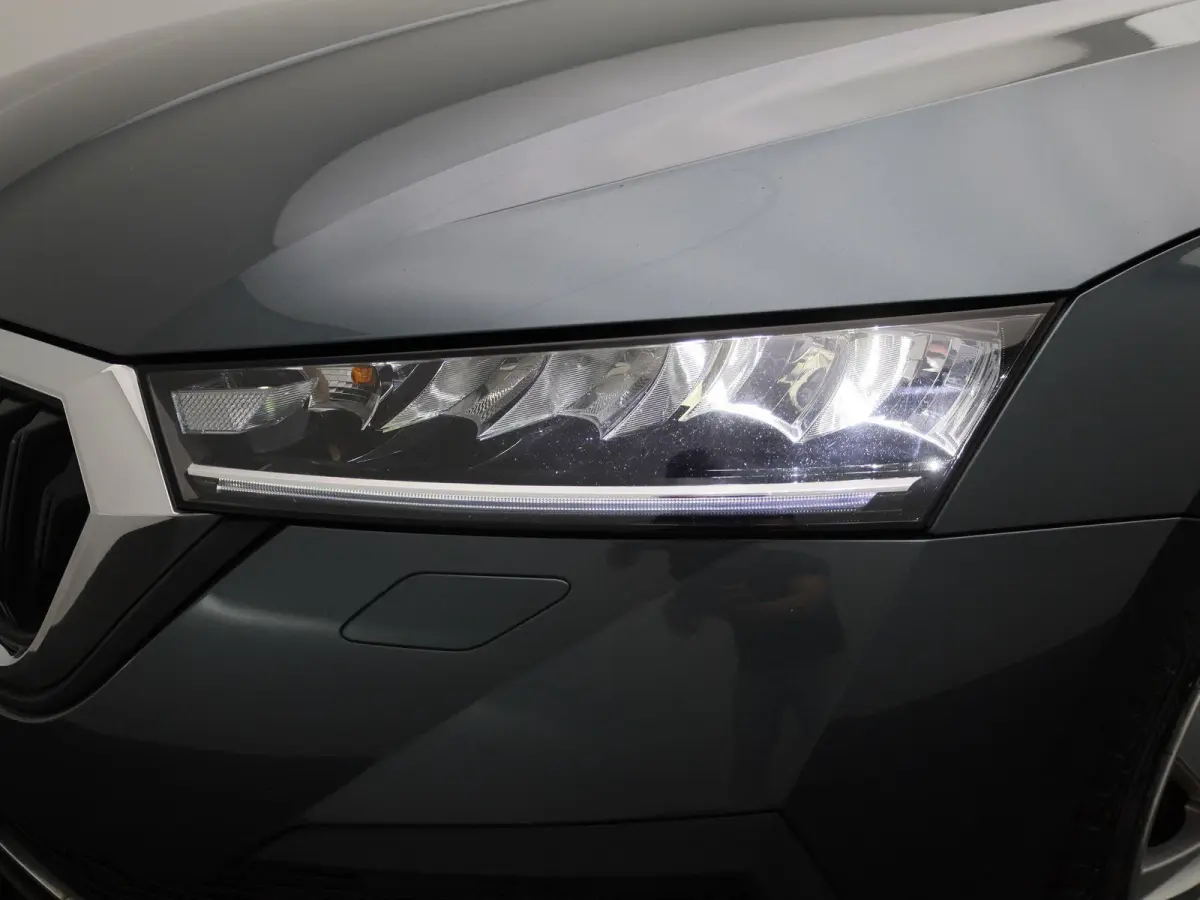 1.4 TSI iV PHEV Business Edition | Automaat | Virtual cockpit | Stoel verwarming | Navigatie | Apple CarPlay / Android Auto | Lichtmetalen velgen | Parkeersensoren | Keyless Start | Cruise c