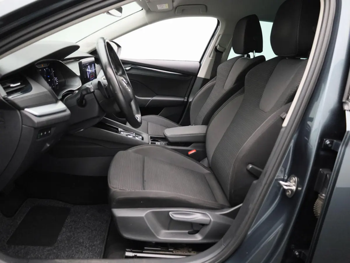 1.4 TSI iV PHEV Business Edition | Automaat | Virtual cockpit | Stoel verwarming | Navigatie | Apple CarPlay / Android Auto | Lichtmetalen velgen | Parkeersensoren | Keyless Start | Cruise c