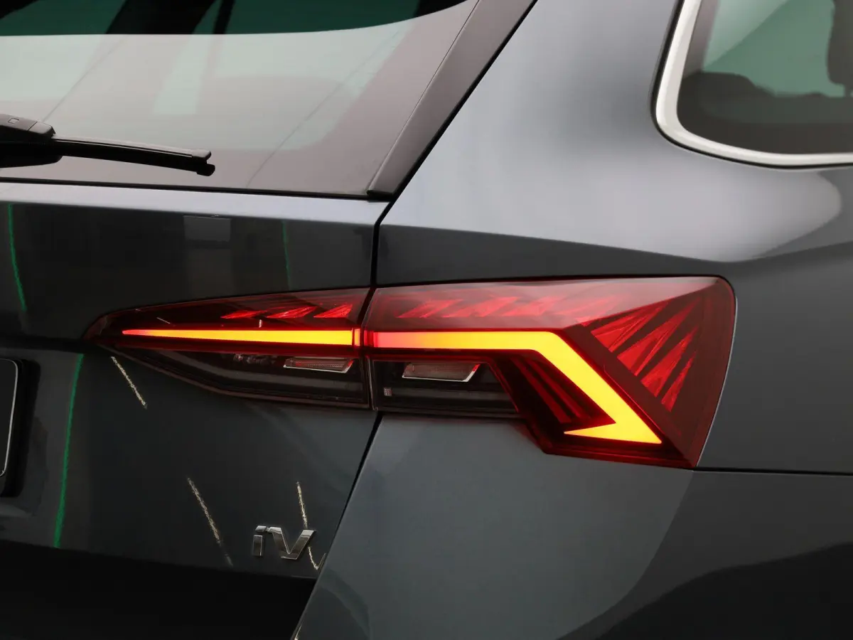 1.4 TSI iV PHEV Business Edition | Automaat | Virtual cockpit | Stoel verwarming | Navigatie | Apple CarPlay / Android Auto | Lichtmetalen velgen | Parkeersensoren | Keyless Start | Cruise c