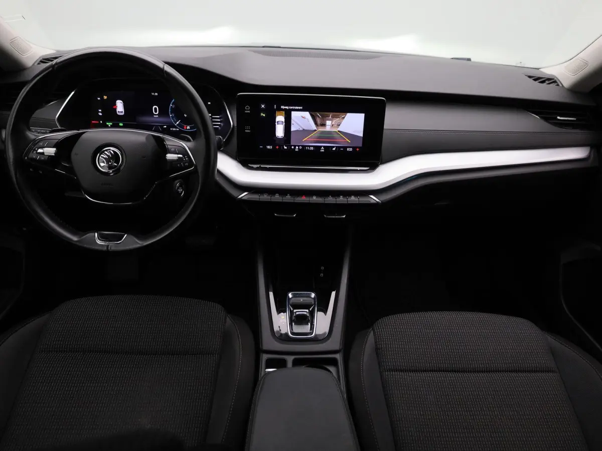 1.4 TSI iV PHEV Business Edition | Automaat | Virtual cockpit | Stoel verwarming | Navigatie | Apple CarPlay / Android Auto | Lichtmetalen velgen | Parkeersensoren | Keyless Start | Cruise c