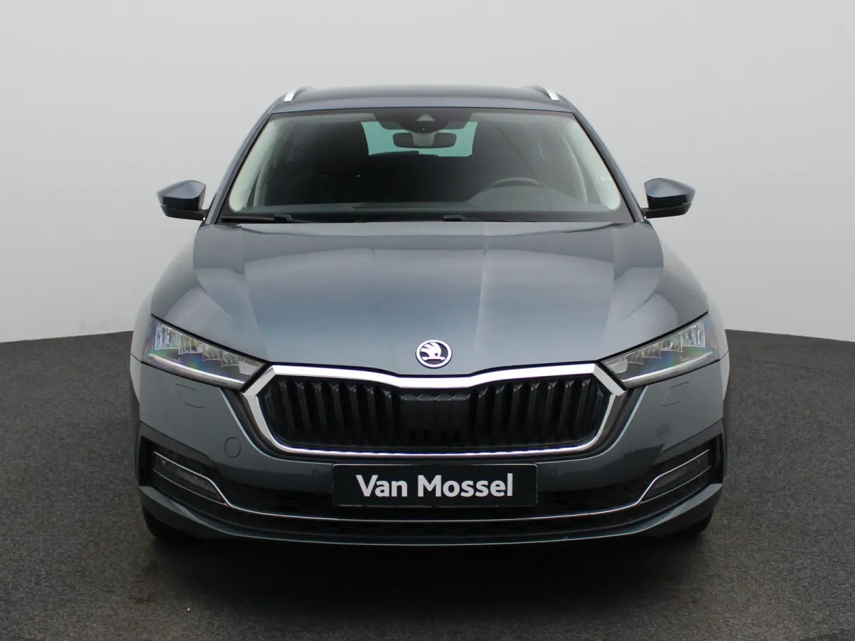 1.4 TSI iV PHEV Business Edition | Automaat | Virtual cockpit | Stoel verwarming | Navigatie | Apple CarPlay / Android Auto | Lichtmetalen velgen | Parkeersensoren | Keyless Start | Cruise c