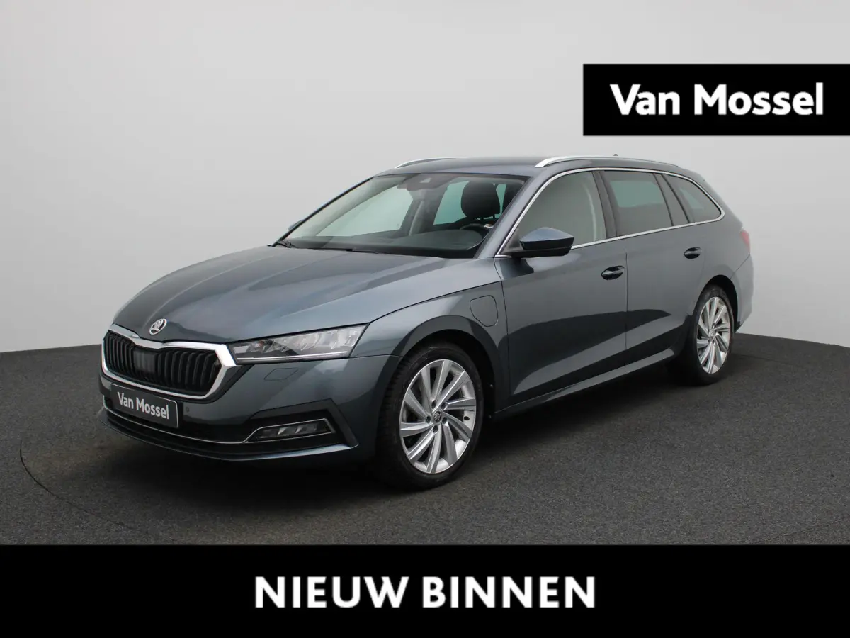 1.4 TSI iV PHEV Business Edition | Automaat | Virtual cockpit | Stoel verwarming | Navigatie | Apple CarPlay / Android Auto | Lichtmetalen velgen | Parkeersensoren | Keyless Start | Cruise c